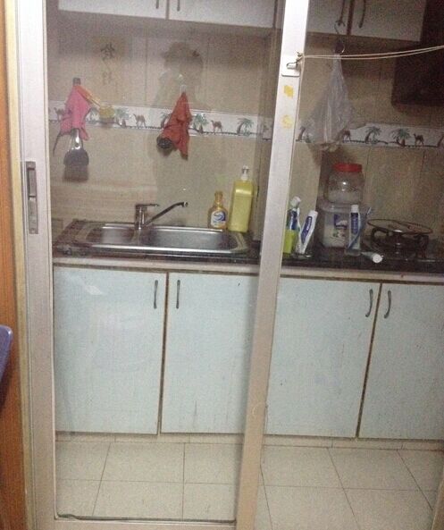 廚房透明玻璃門(mén)效果圖——事發(fā)現(xiàn)場(chǎng)