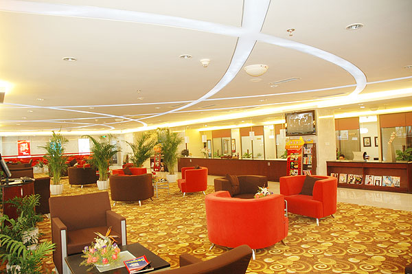 景色宜人的銀行營(yíng)業(yè)廳休息椅的裝修設(shè)計(jì)