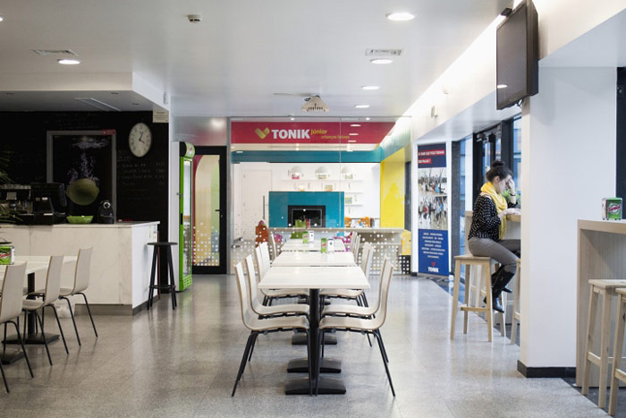 健康俱樂(lè)部辦公室吧臺(tái)區(qū)域空間裝修設(shè)計(jì)效果圖