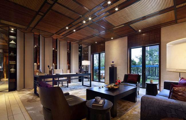 殖民文化總經(jīng)理辦公室軟裝裝修設計案例效果圖