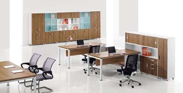 忌座側(cè)對(duì)門