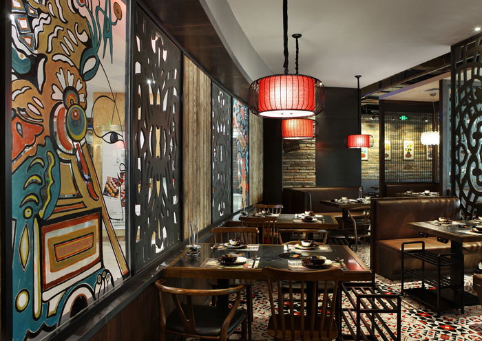 沉穩(wěn)、古樸、自然、寧靜的火鍋店隔斷方案設(shè)計效果圖