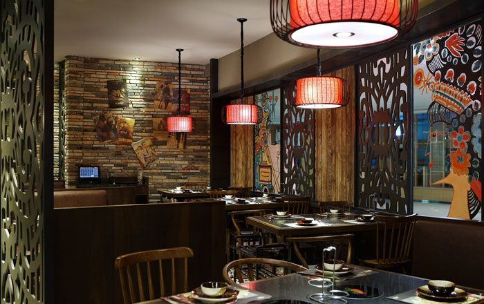 沉穩(wěn)、古樸、自然、寧靜的火鍋店前臺方案設(shè)計效果圖