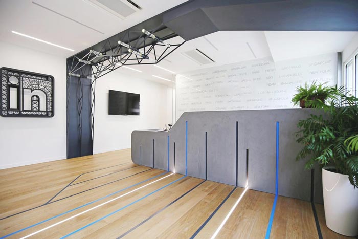 互聯(lián)網(wǎng)公司辦公室前臺裝修設(shè)計案例效果圖