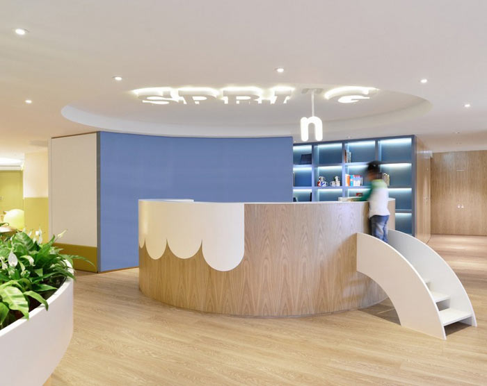 兒童教育培訓(xùn)機構(gòu)服務(wù)臺裝修設(shè)計案例效果圖