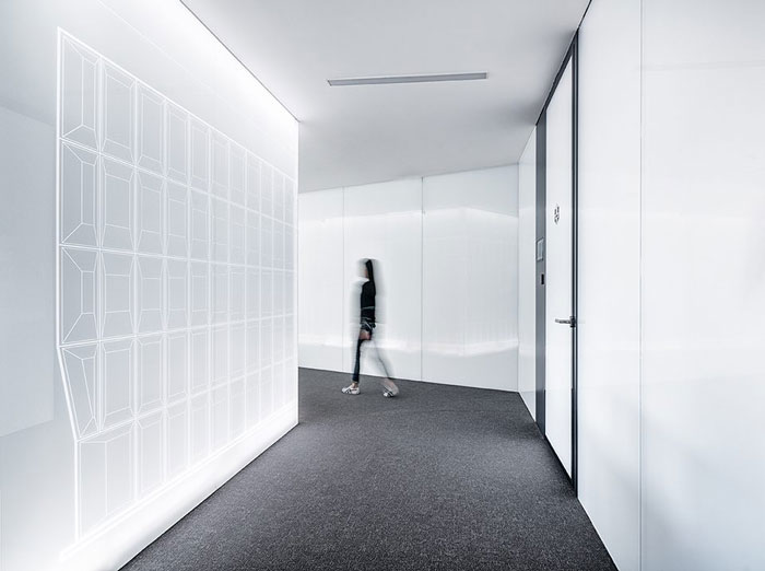 集團總部辦公樓走道設(shè)計方案