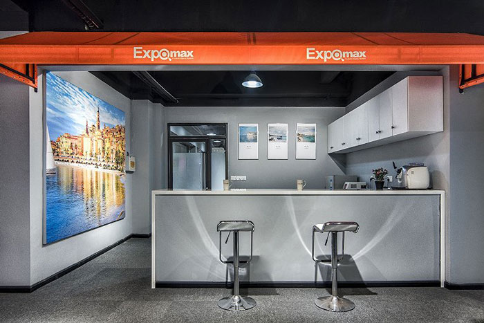 展示器材公司辦公室吧臺裝修設(shè)計效果圖