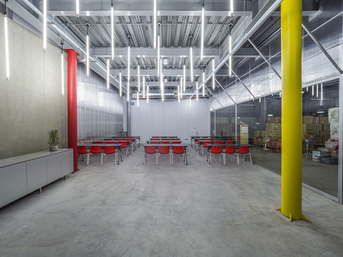 廠房辦公室員工休息區(qū)裝修設計效果圖