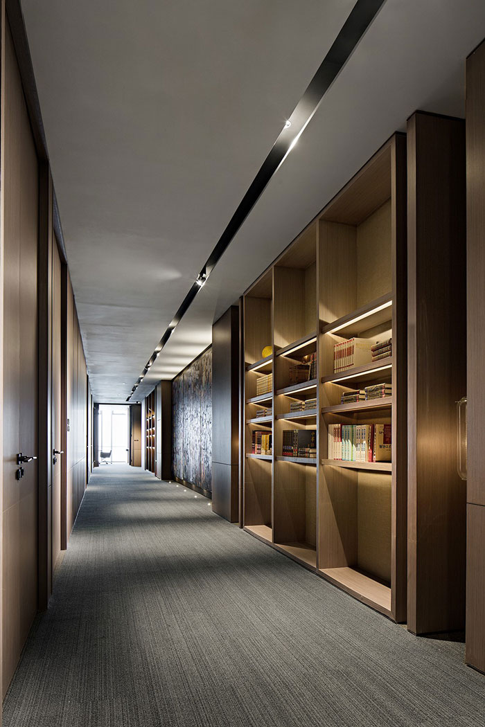 投資公司辦公室走廊裝修設(shè)計效果圖