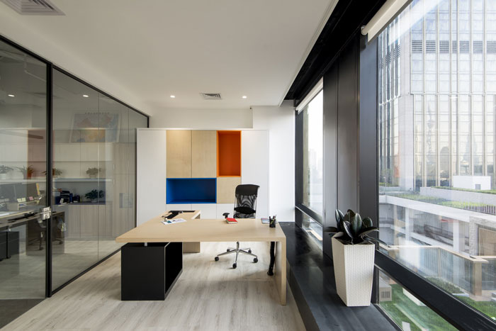 醫(yī)療機構(gòu)總經(jīng)理辦公室裝修設(shè)計效果圖