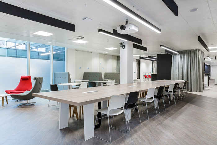 科技公司辦公室辦公區(qū)裝修設(shè)計效果圖