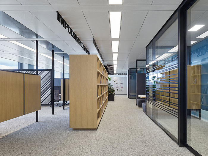 咨詢(xún)公司辦公室過(guò)道裝修設(shè)計(jì)效果圖