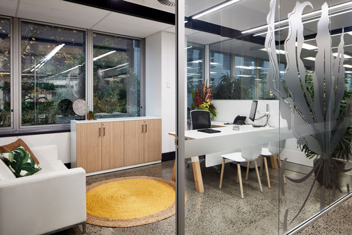 管理公司總經(jīng)理辦公室裝修設計效果圖