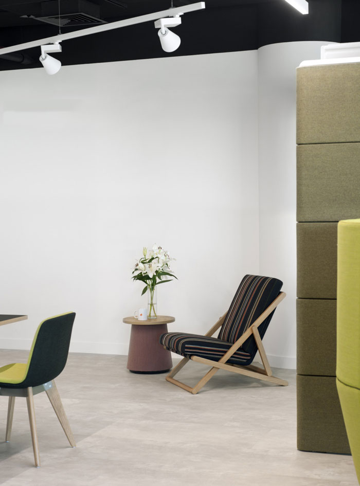 廠家辦公室接待區(qū)裝修設(shè)計效果圖