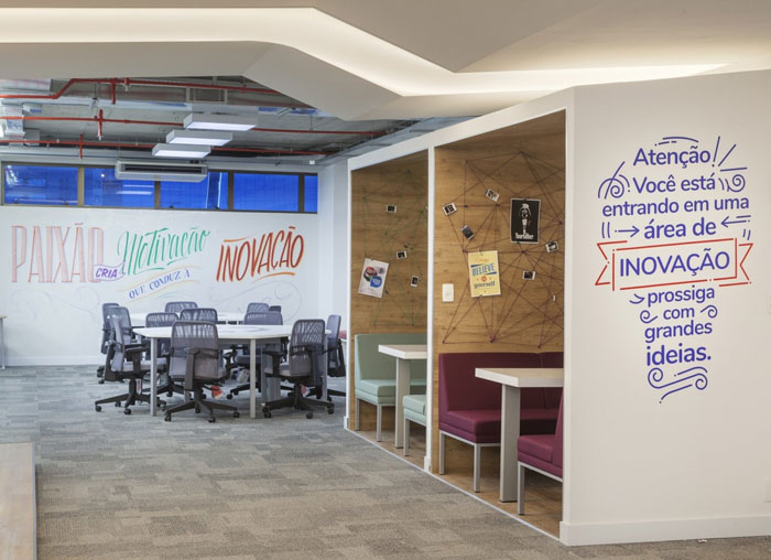 金融企業(yè)辦公室交流區(qū)裝修設計效果圖