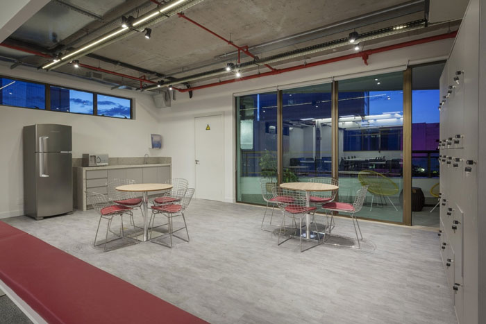 金融企業(yè)辦公室茶水間裝修設計效果圖