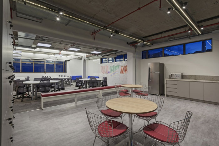 金融企業(yè)辦公室洽談區(qū)裝修設計效果圖