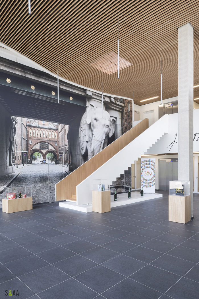 廠房研發(fā)中心辦公室進門區(qū)裝修設(shè)計效果圖