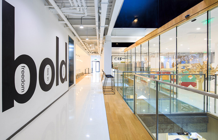 廠房改造辦公室二樓過(guò)道設(shè)計(jì)效果圖