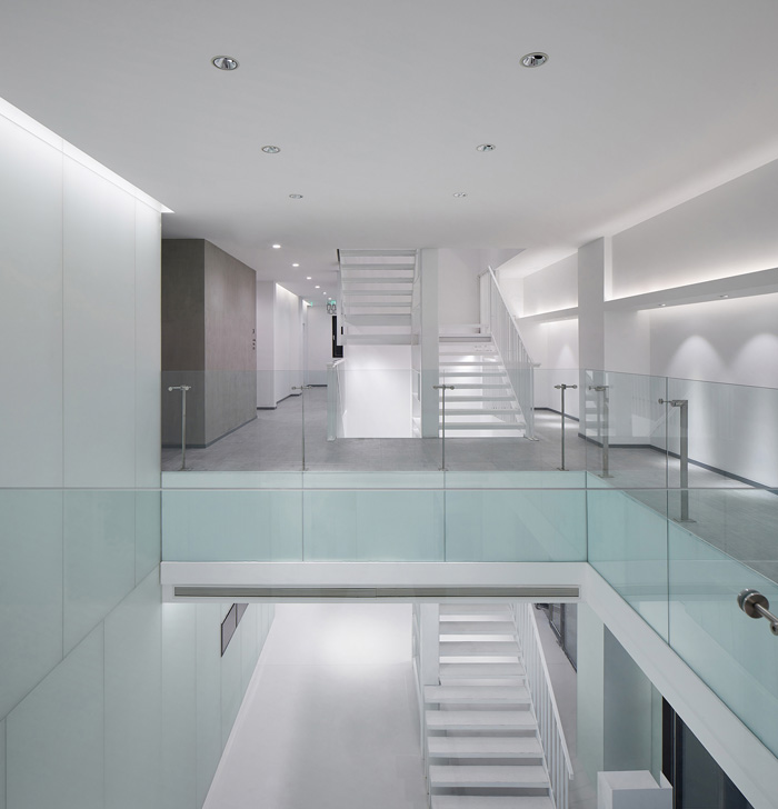 科技辦公樓格式塔樓梯裝修設(shè)計效果圖