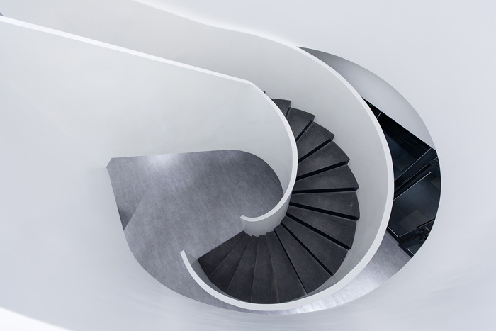 科技辦公樓旋轉(zhuǎn)樓梯裝修設(shè)計效果圖