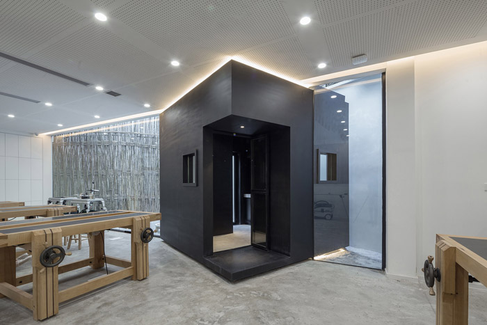 木藝實驗室樓梯出口裝修設(shè)計效果圖