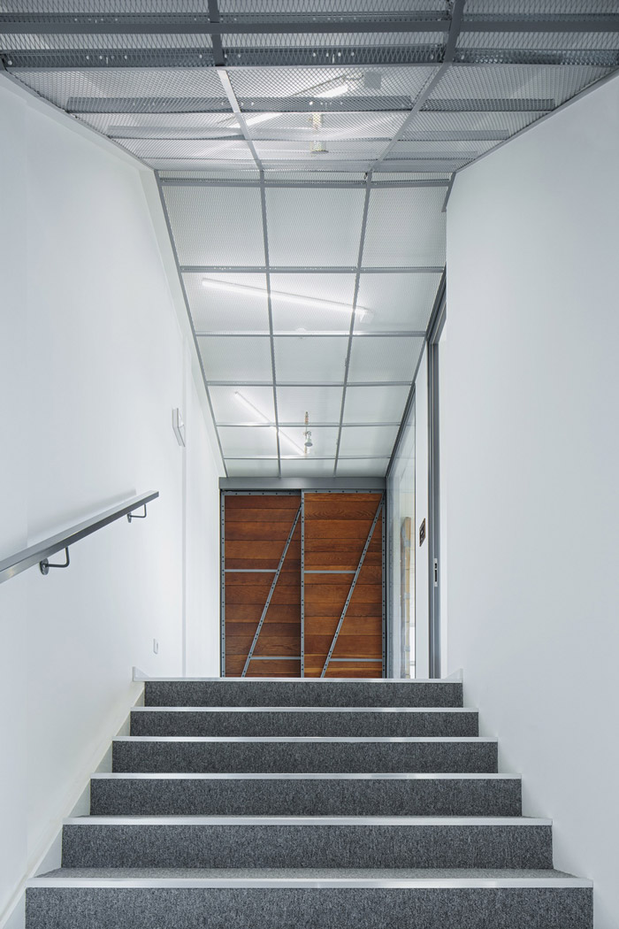 運輸公司辦公室入口裝修設(shè)計效果圖