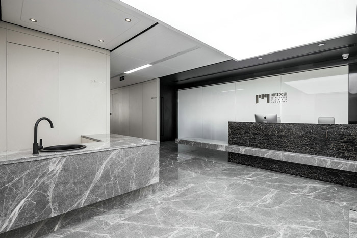 黑白灰辦公室過道裝修設(shè)計(jì)效果圖