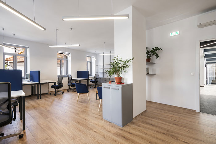 舊廠房改造辦公室辦公區(qū)裝修設計效果圖