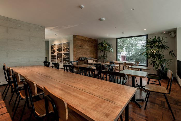 特色餐廳餐區(qū)裝修設(shè)計效果圖