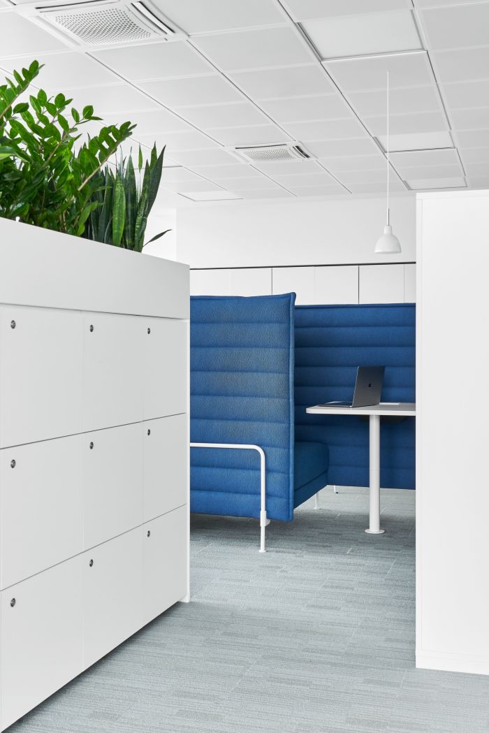 生物制藥公司辦公室設(shè)計