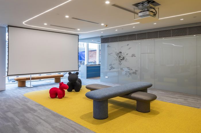 700方現(xiàn)代休閑辦公室設(shè)計